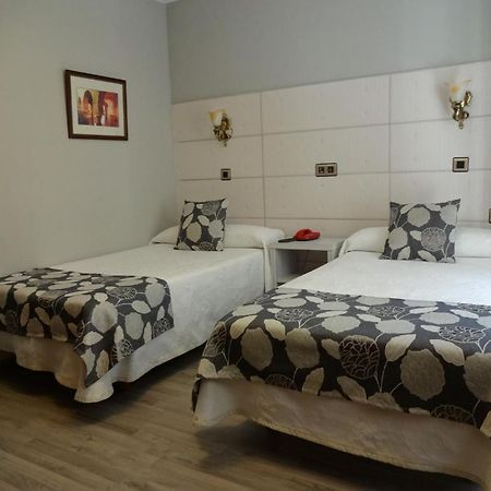 Hotel Los Naranjos Caces Habitación foto