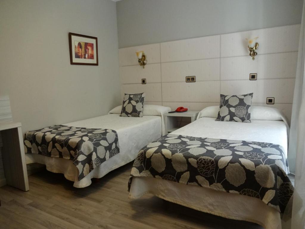 Hotel Los Naranjos Caces Habitación foto